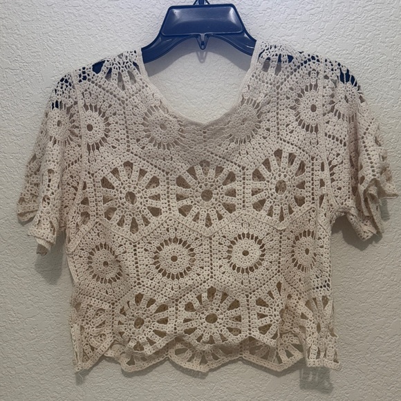 Rebelión Women’s Beige Crochet Knit Top Size M Boho Style New Without Tags - Picture 2 of 10